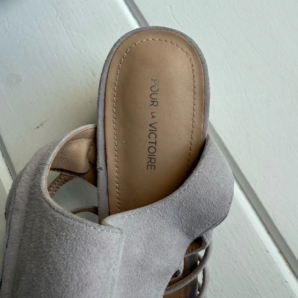 Pour La Victoire - Light Purple Strappy Heels - size 8 - Picture 2 of 2